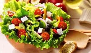 Salad chế biến đơn giản tích kiệm thời gian